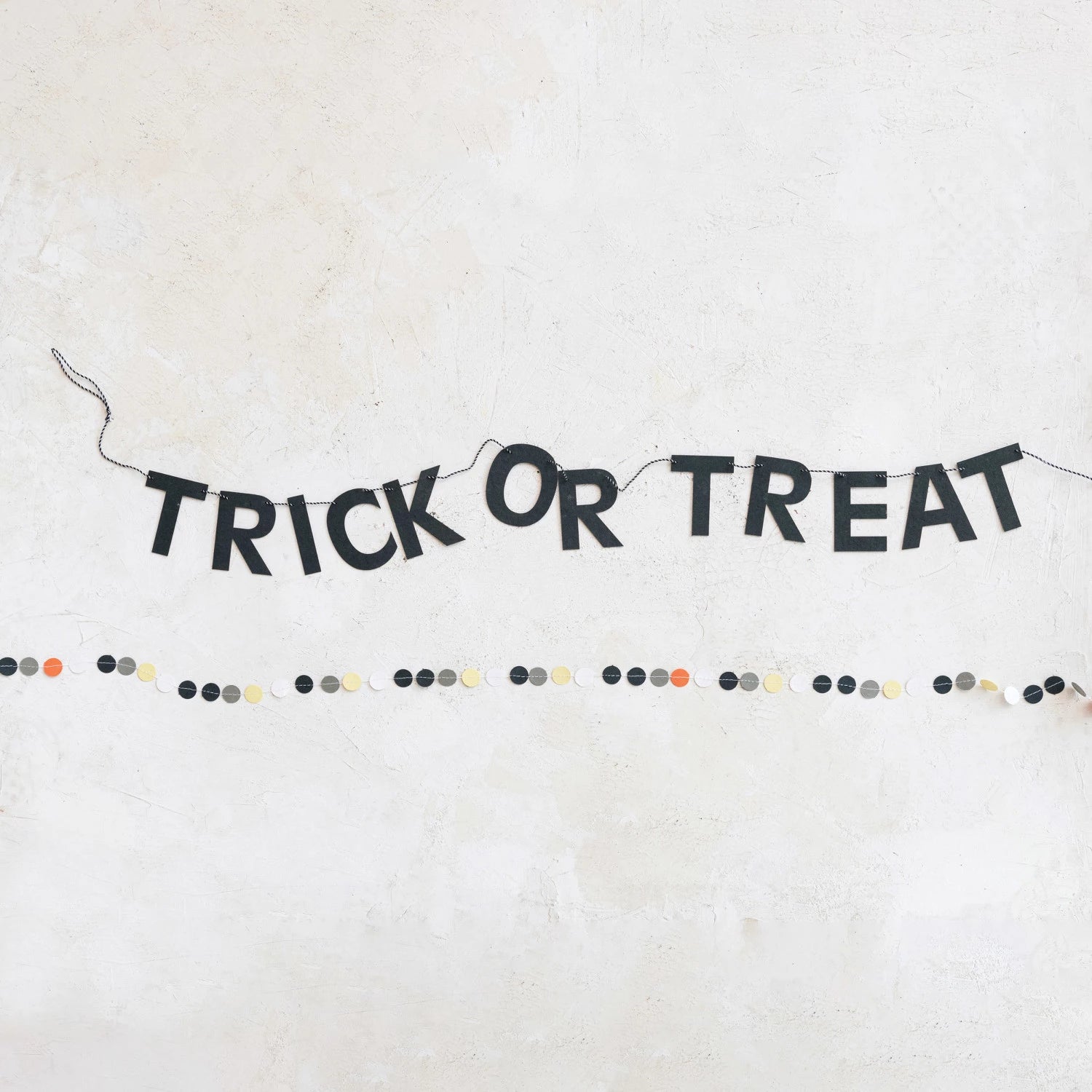 Paper Banner "TRICK OR TREAT", Black